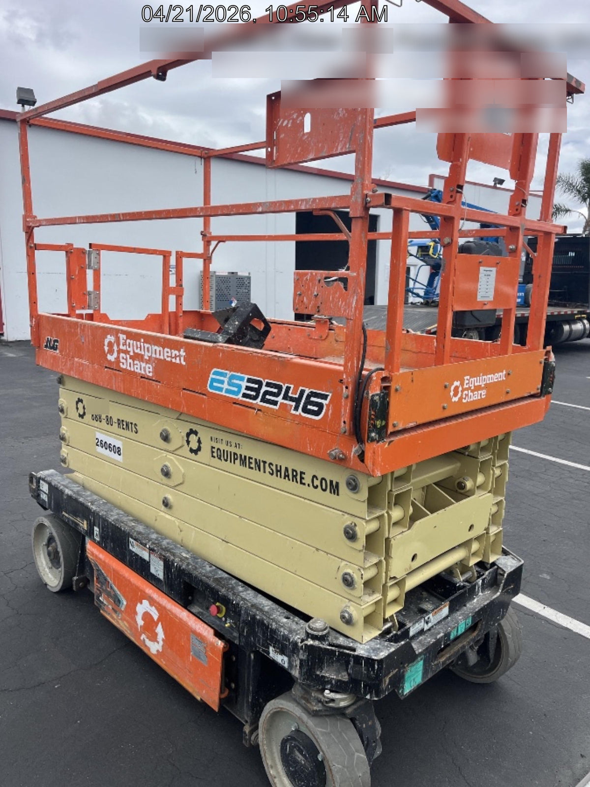 2022 JLG ES3246