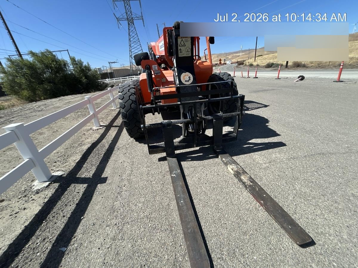 2021 JLG 6036