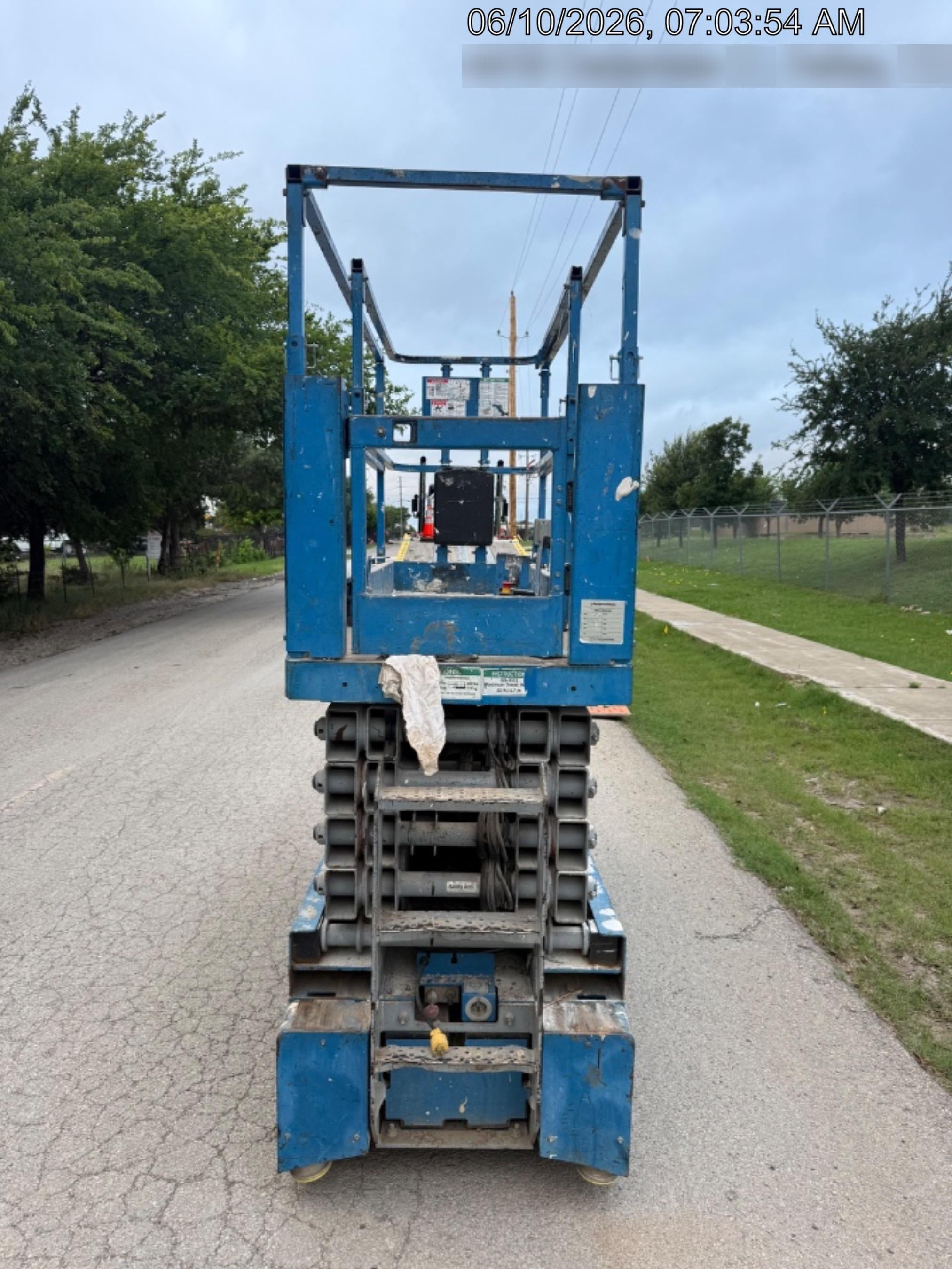 2016 Genie GS-3232 32' Narrow Scissor Lift