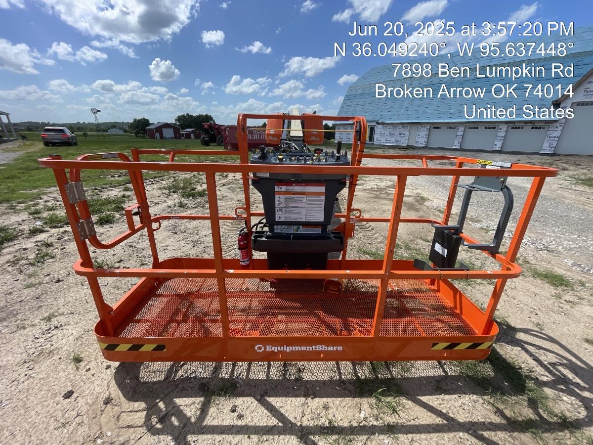 2025 JLG 660SJ