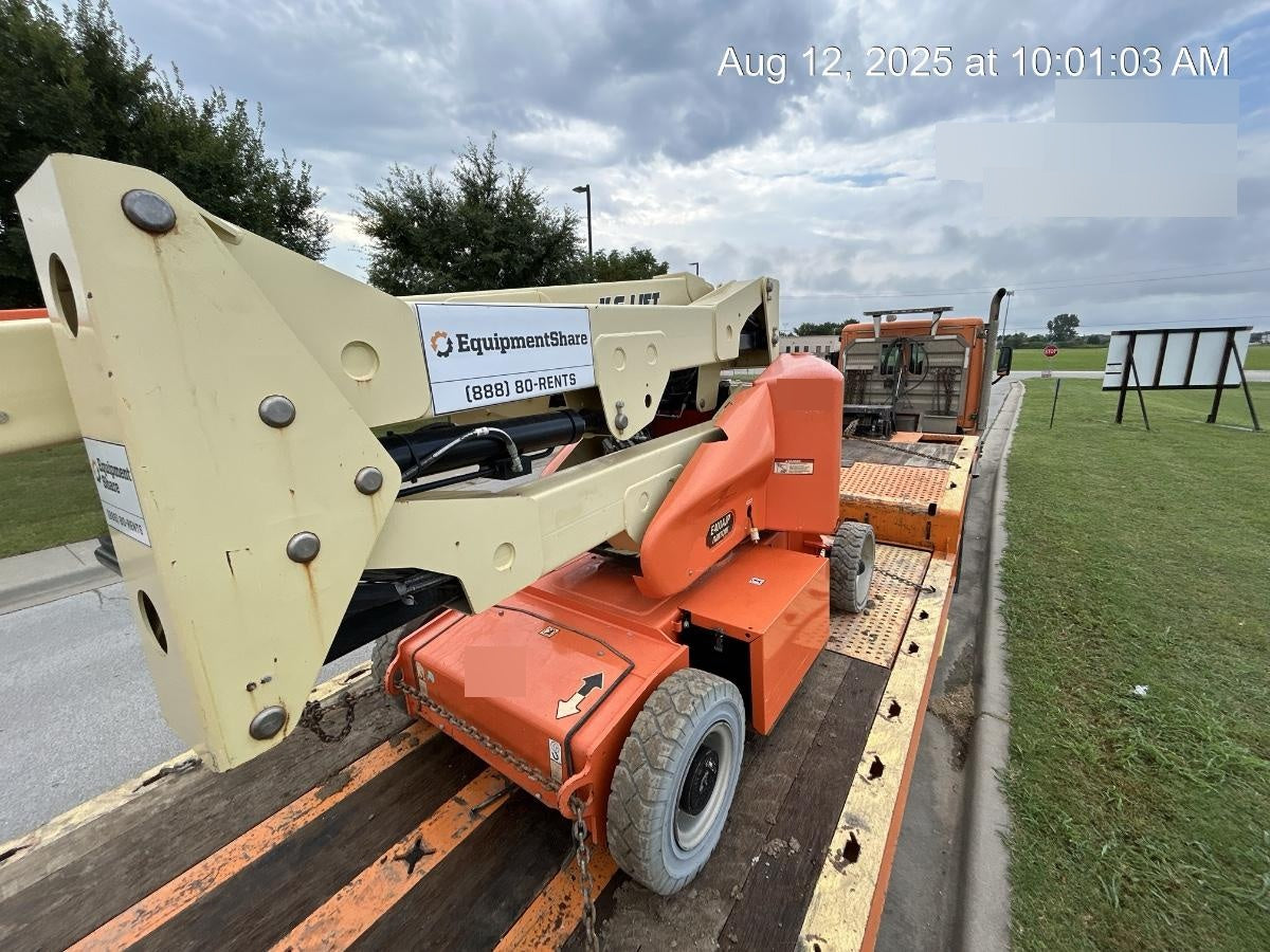 2018 JLG E400AJP
