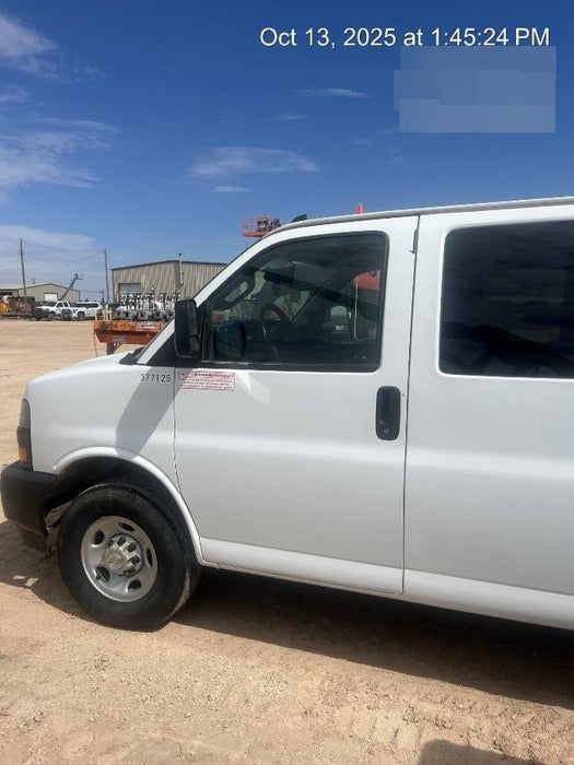 2023 CHEVROLET Express Van - Rental
