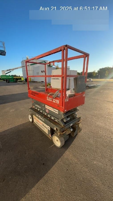 2018 Skyjack SJIII-3219 Skyjack SJIII3219 Scissor Lift w/Trojan Batteries