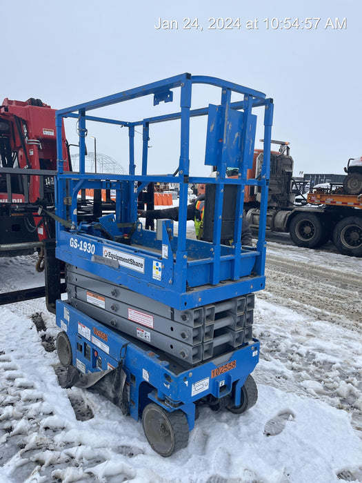 2020 Genie GS-1930 Solid Non Marking Tires, Beacon, Folding rails with half height swing gate, 800W Inverter