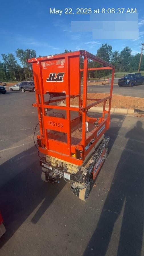 2021 JLG ES1330L