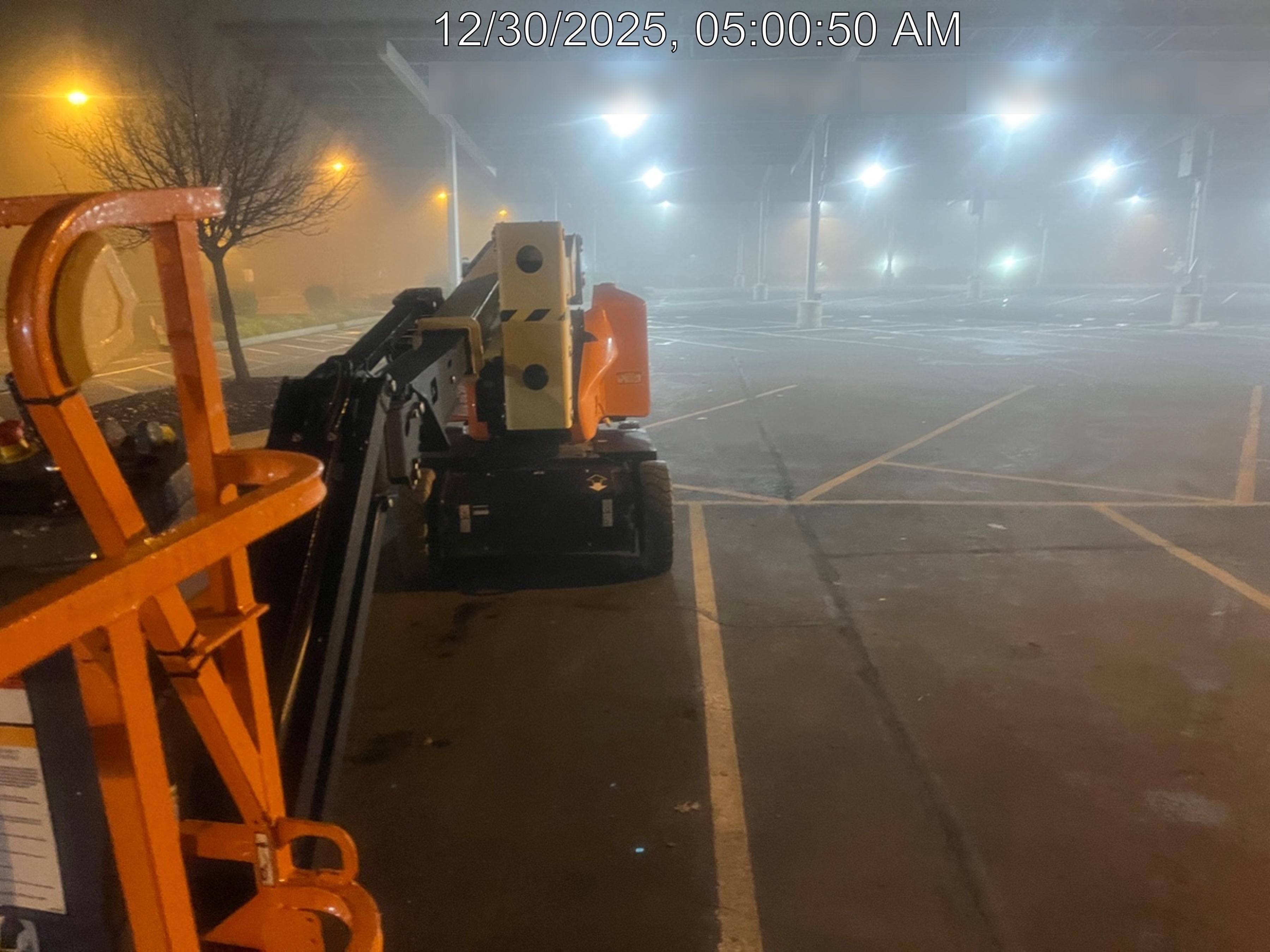 2024 JLG E400AJP Narrow
