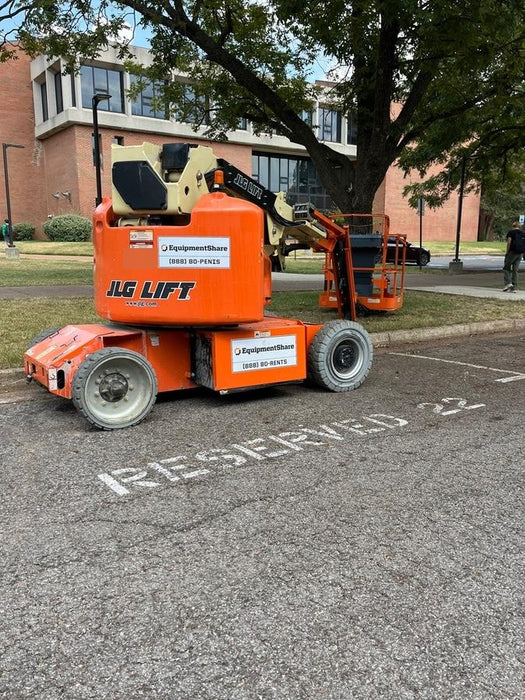 2019 JLG E400AJPN