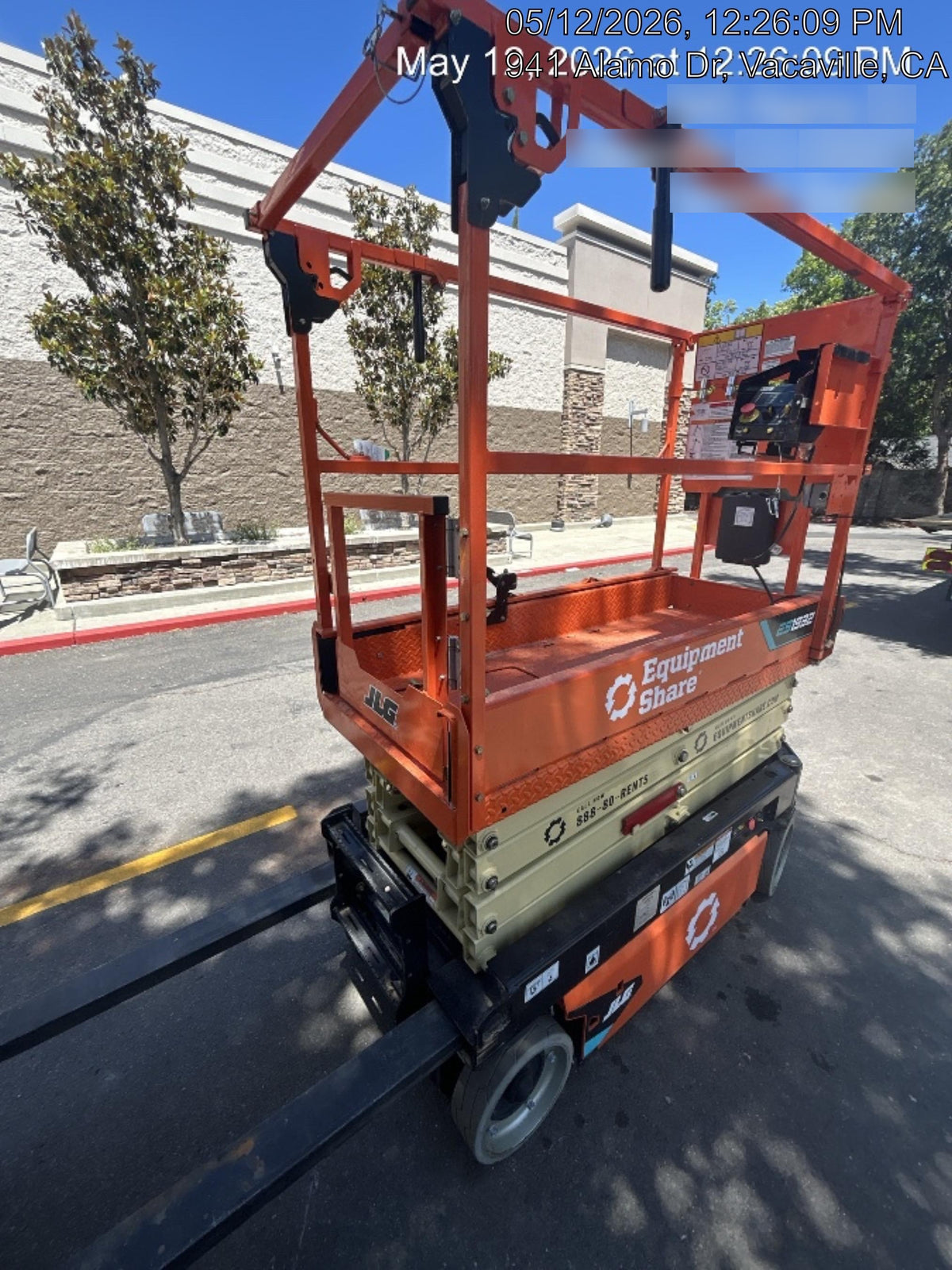 2025 JLG ES1932