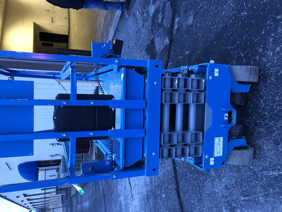 2019 Genie GS-1930 Fixed rails with chain Entry