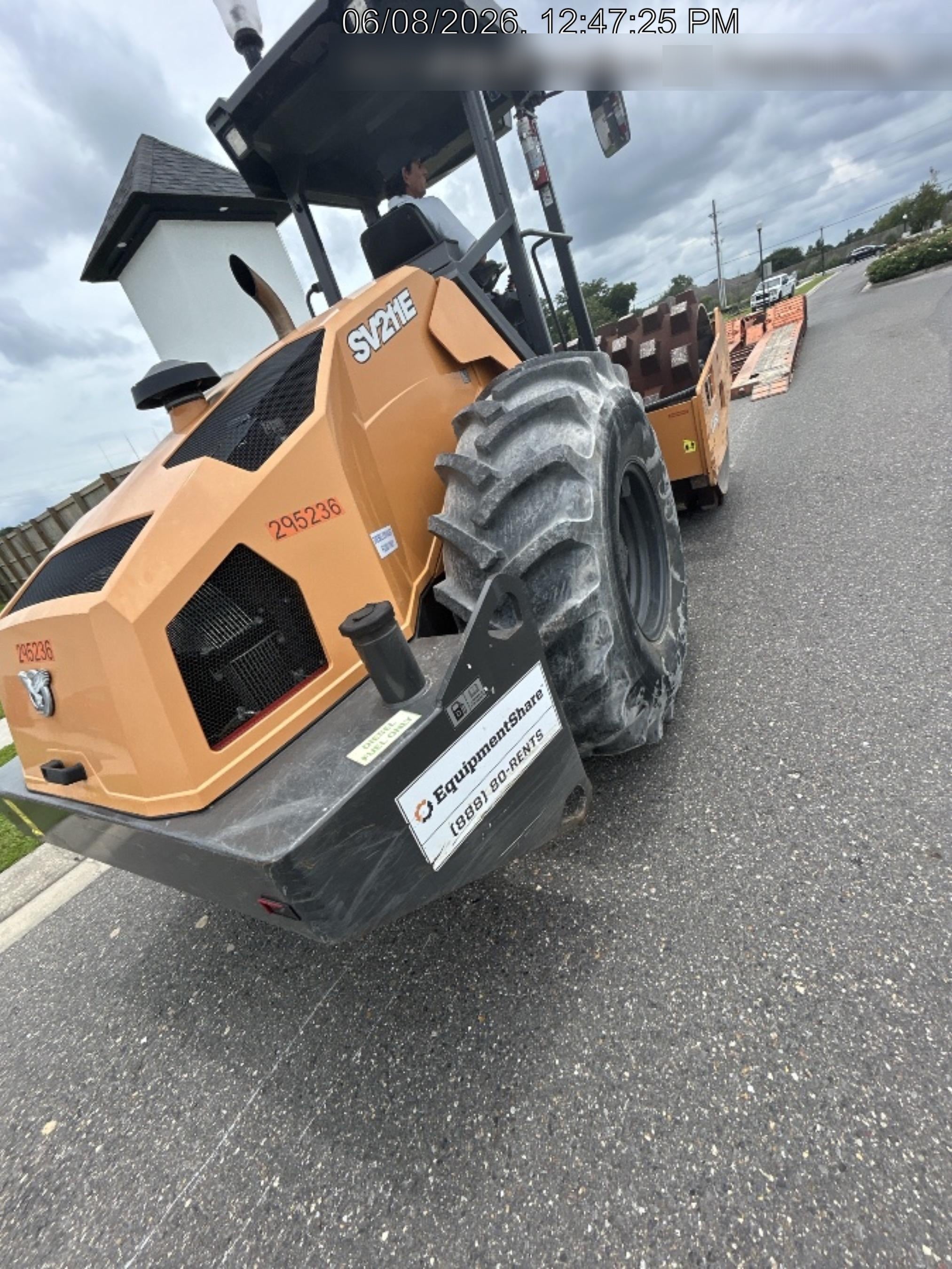 2023 CASE SV211E
