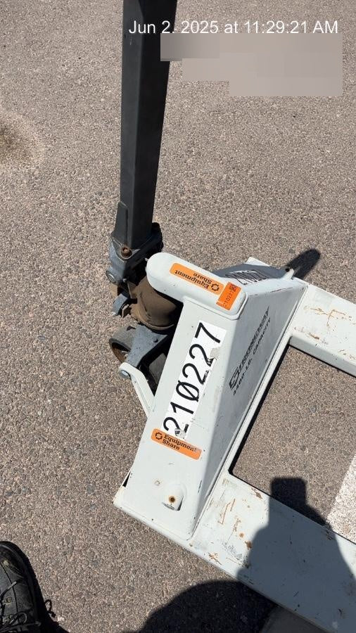 2022 STRONGWAY 4400 lb Pallet Jack