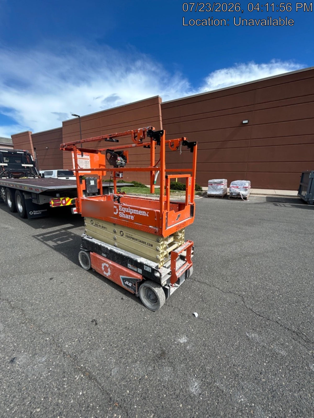 2022 JLG ES1932