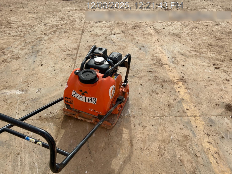 2022 Multiquip MVC88VTHW Plate Compactor, 20", w/Water Tank, Honda GX160