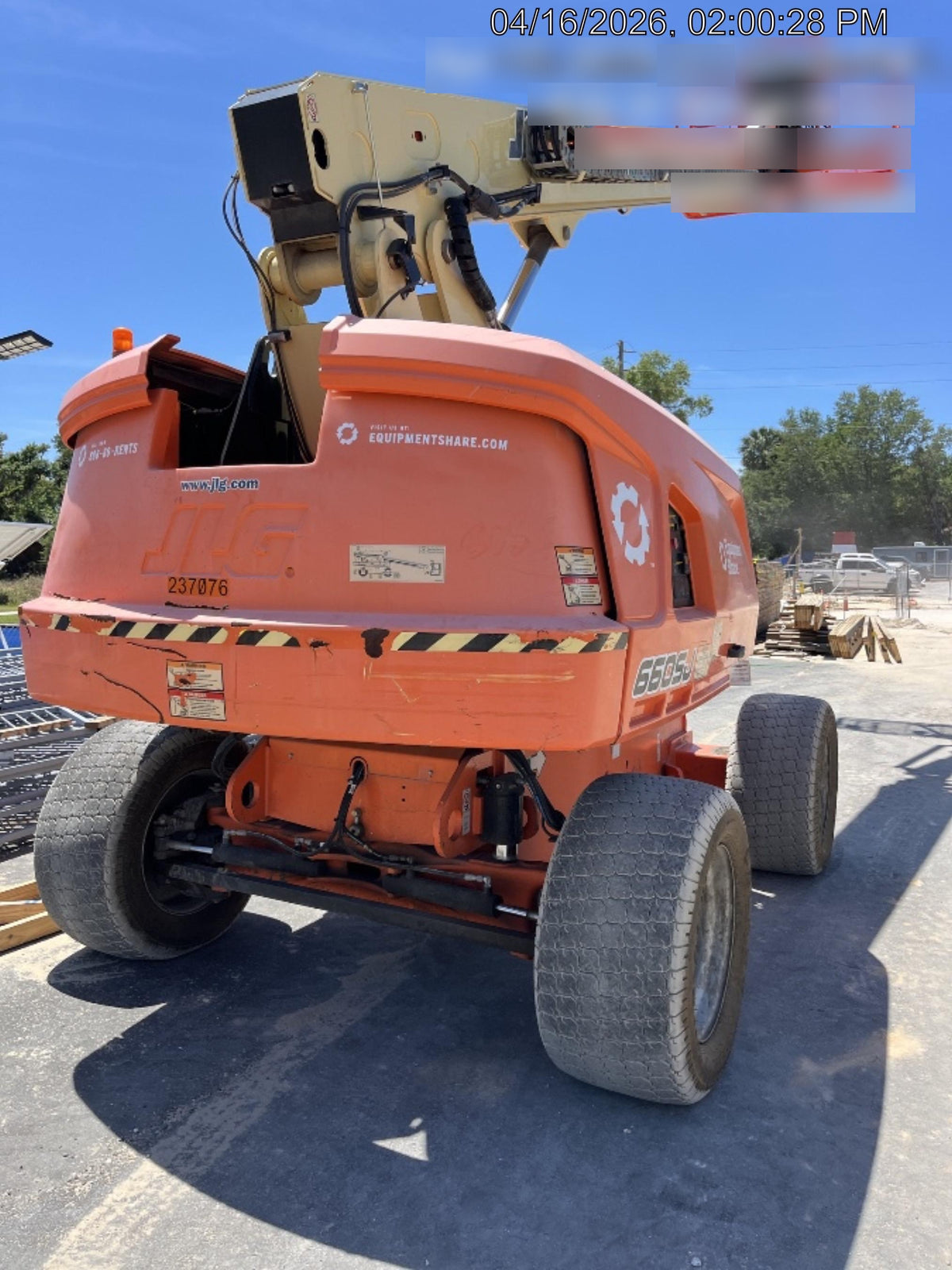2022 JLG 660SJ