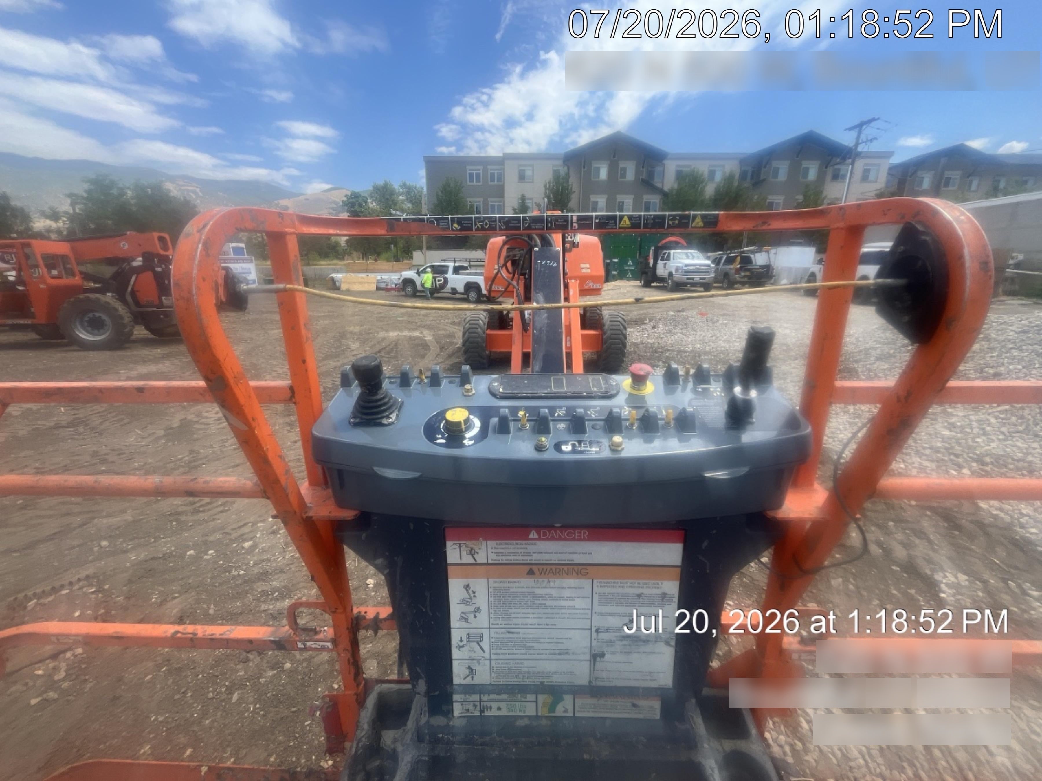 2020 JLG 660SJ