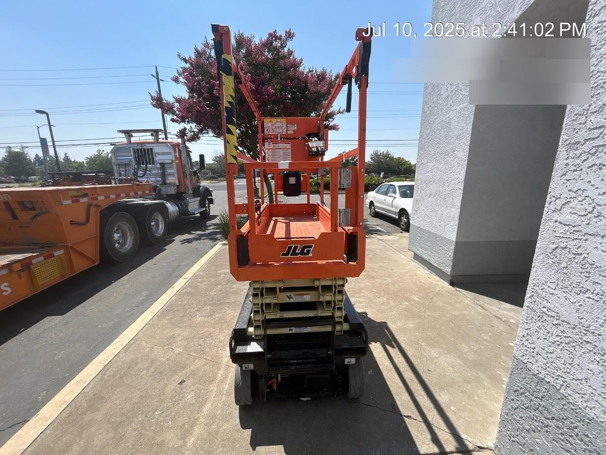 2024 JLG ES1932