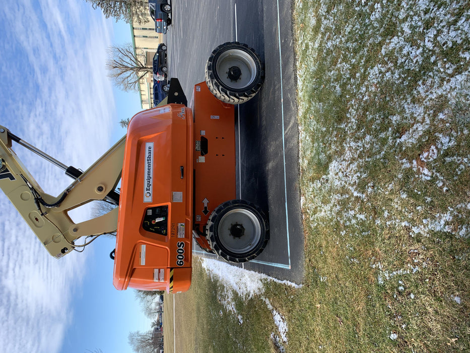 2020 JLG 600S