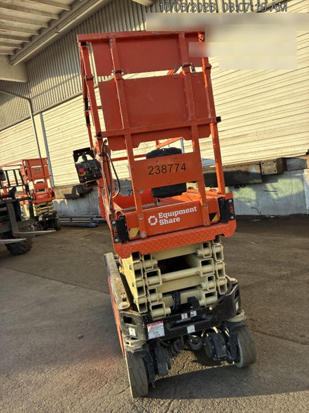 2022 JLG ES1932