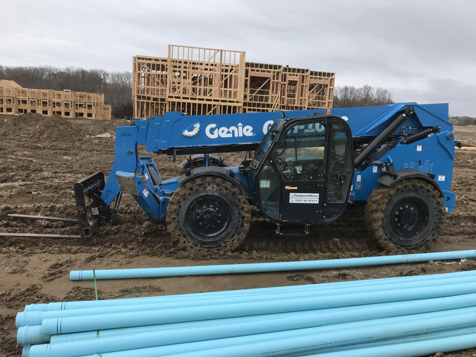 2018 Genie GTH-1056 Genie GTH-1056 w/Enclosed Cab w/HVAC, Work Lights, Solid Tires, Beacon, 60" Carriage and Forks