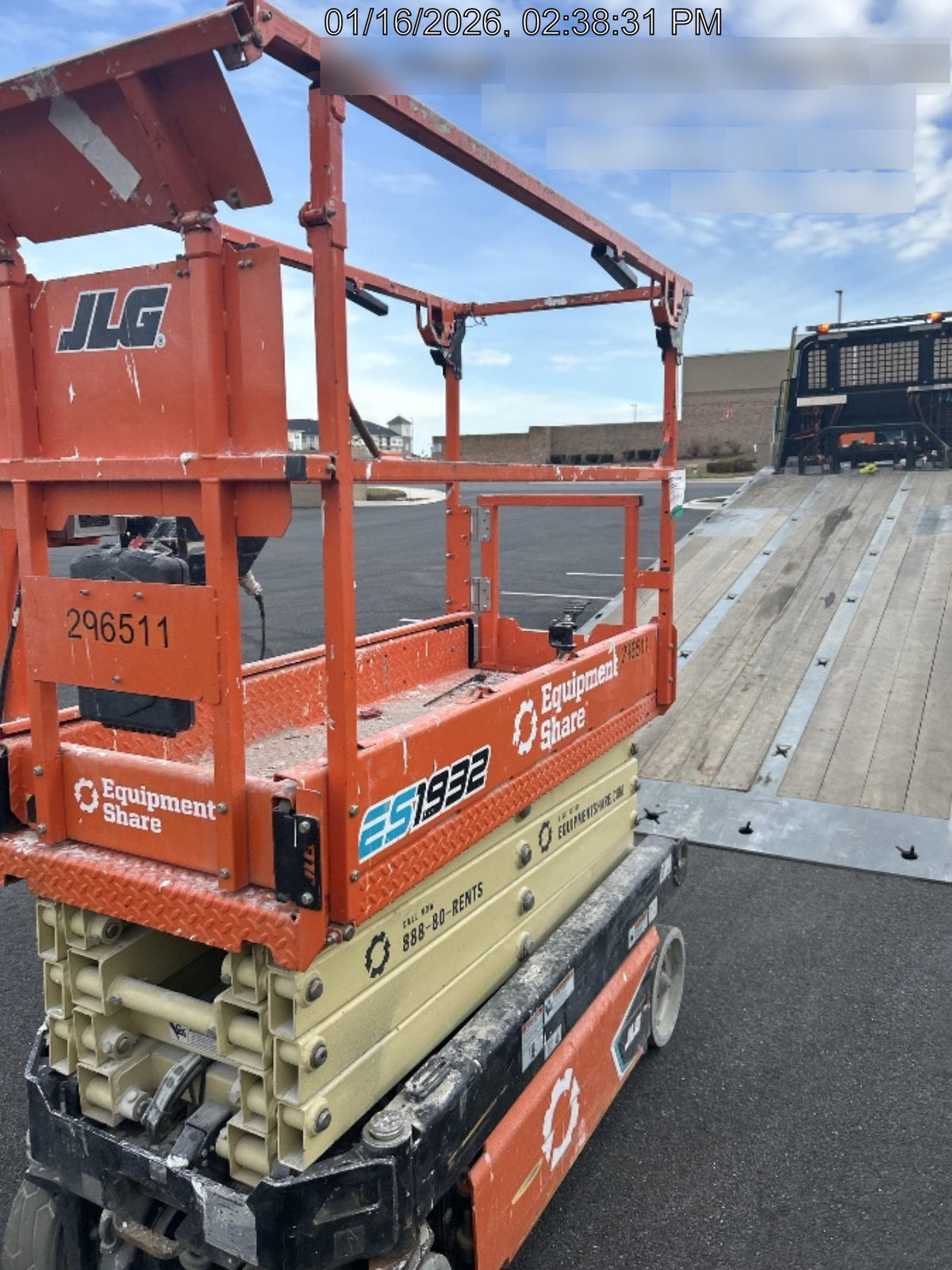 2023 JLG ES1932