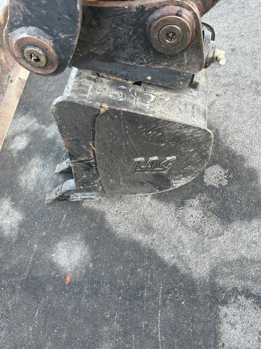 2025 TAKEUCHI 18" HD Bucket - Takeuchi