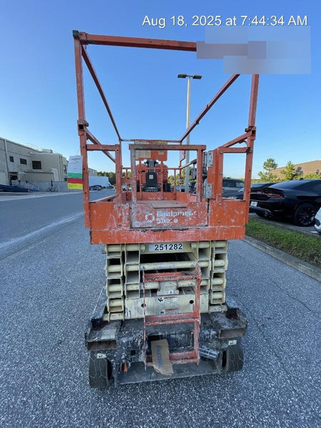 2022 JLG ES3246
