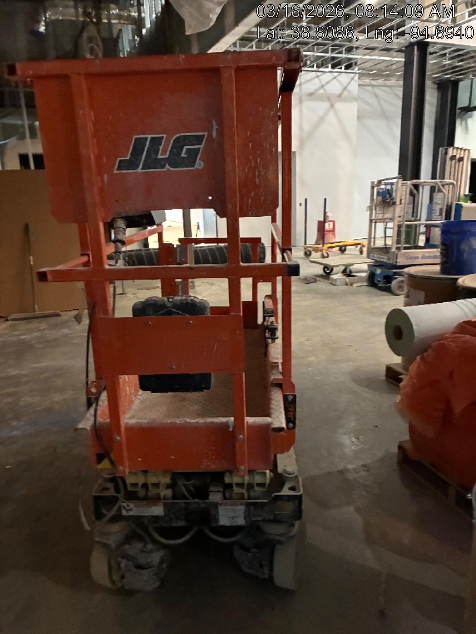 2022 JLG ES1330L