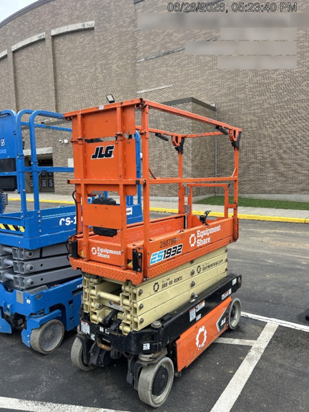 2022 JLG ES1932