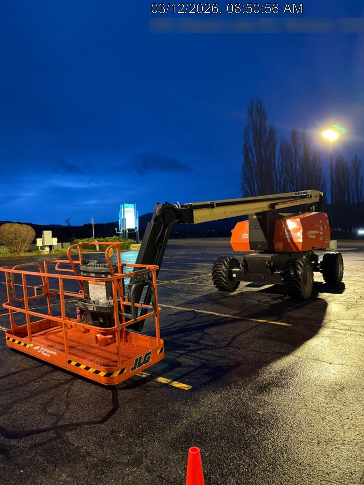 2025 JLG 800AJ