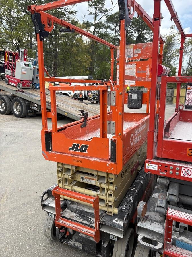 2022 JLG ES1932