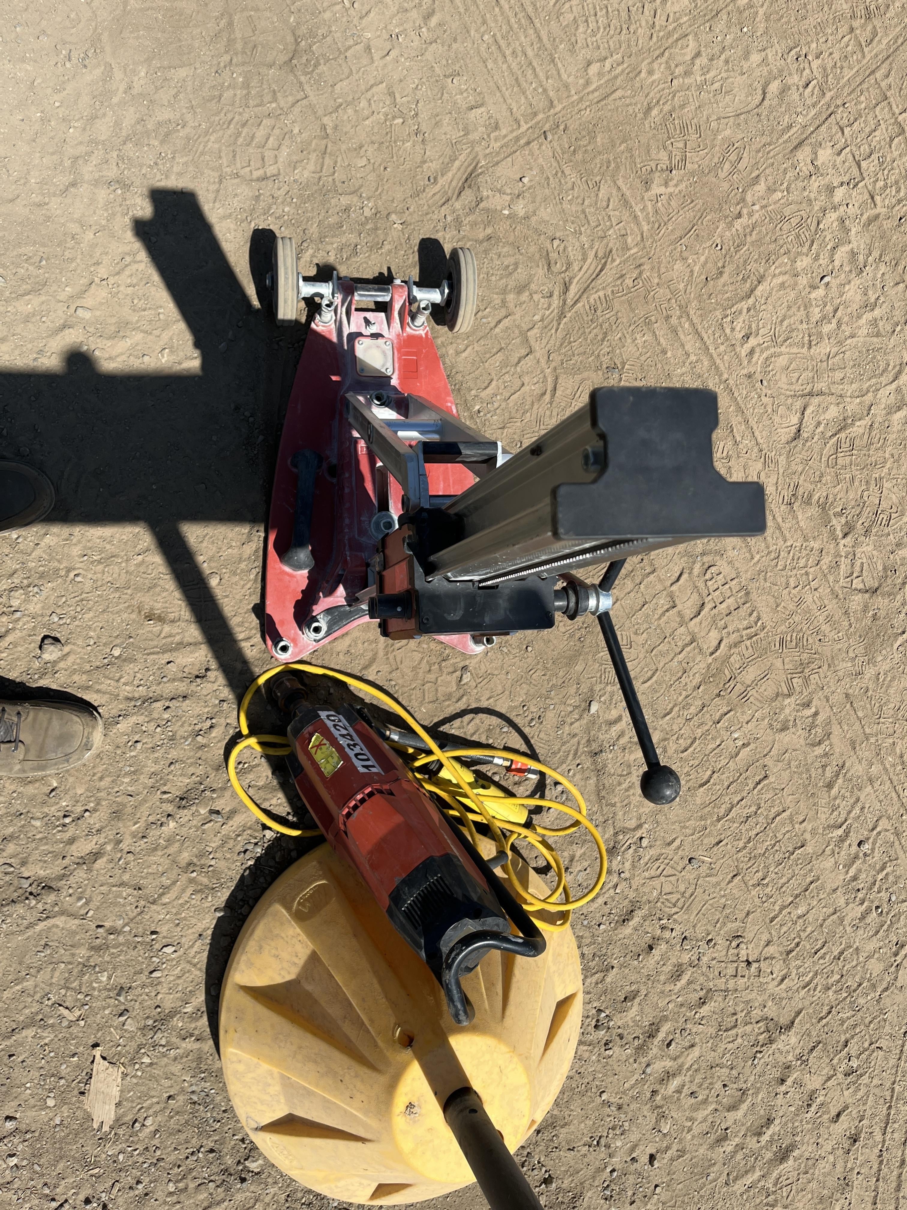 2020 HILTI DD250E