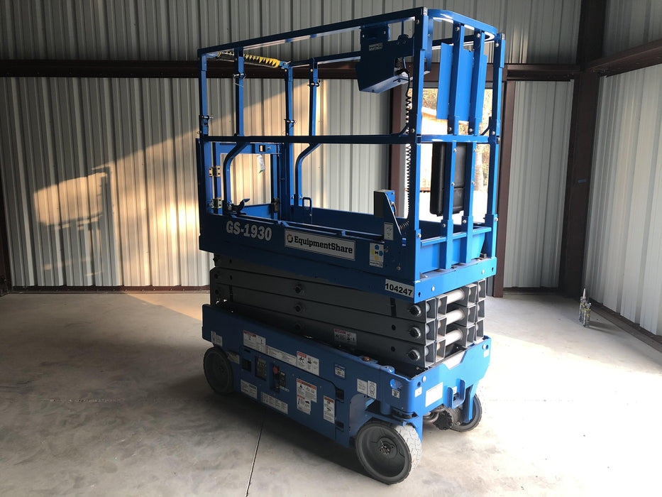 2020 Genie GS-1930 Solid Non Marking Tires, Beacon, Folding rails with half height swing gate, 800W Inverter