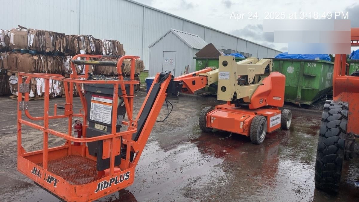 2019 JLG E400AJPN