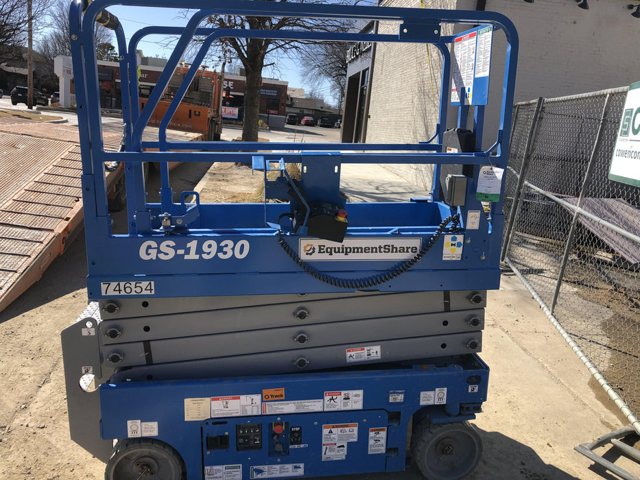 2020 Genie GS-1930 Fixed rails with chain entry gate - Pre A92.20