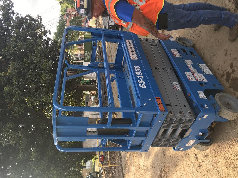 2020 Genie GS-1930 Solid Non Marking Tires, Beacon, Folding rails with half height swing gate