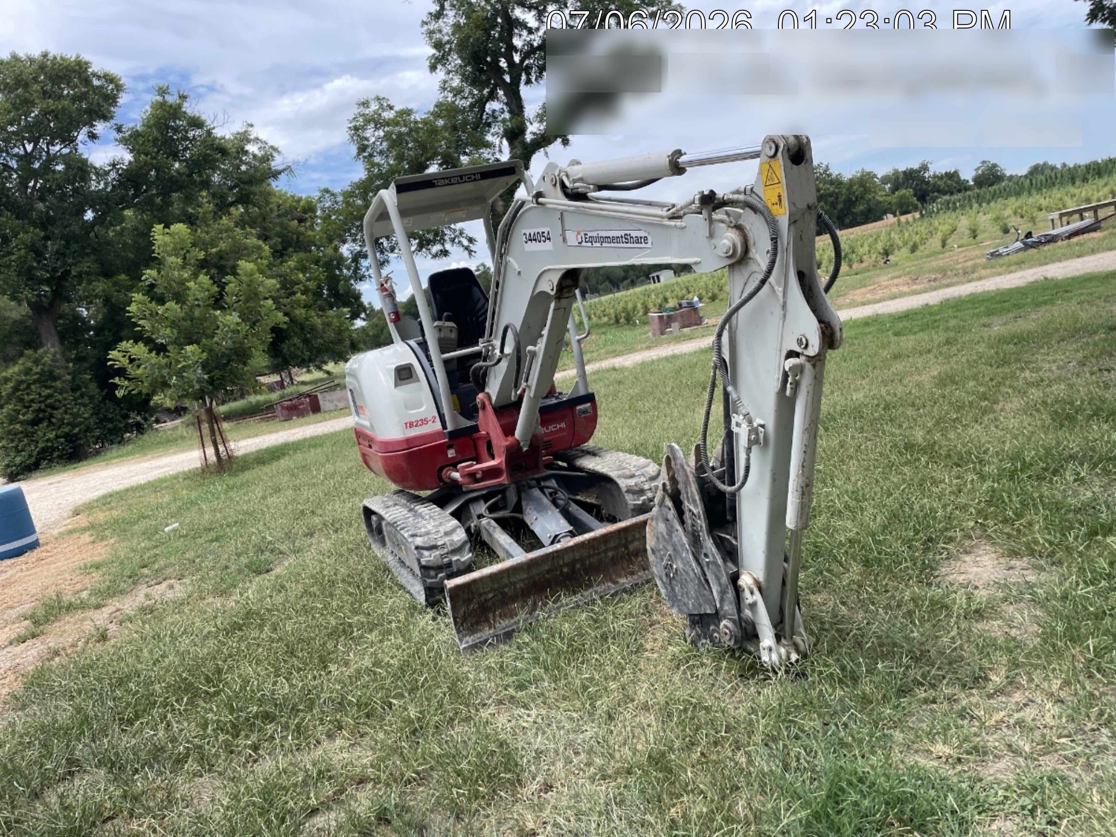2023 TAKEUCHI TB235-2R