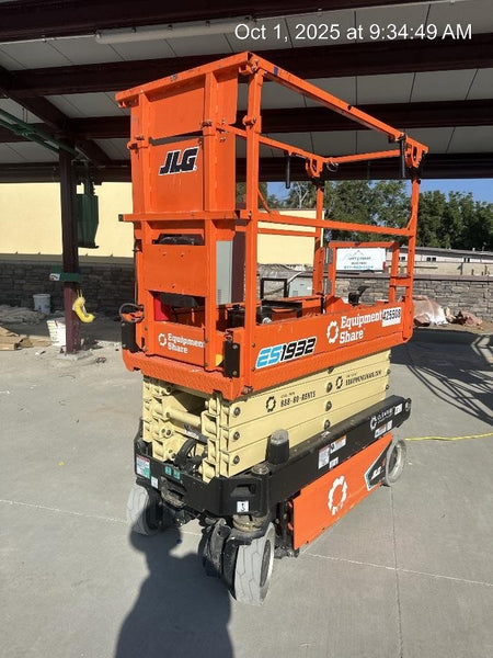 2024 JLG ES1932