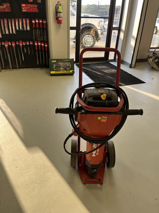 2022 HILTI TE 3000-AVR