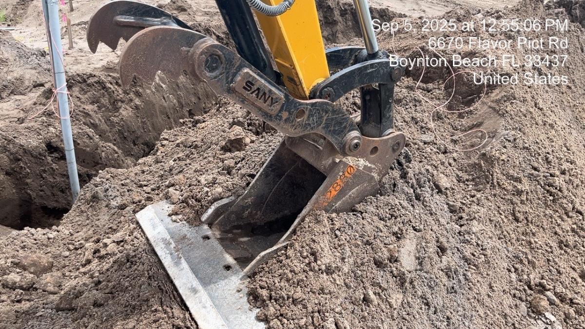 2014 WERK-BRAU 12" Bucket - Werk-Brau