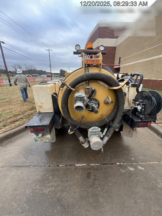 2022 Vac-Tron LP573XDT T4 Koehler Diesel Engine, 500 Gallon Debris Tank, x2 100 Gallon Water Tanks