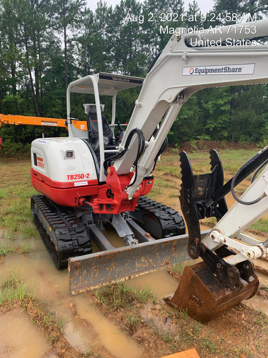 2021 TAKEUCHI TB250-2