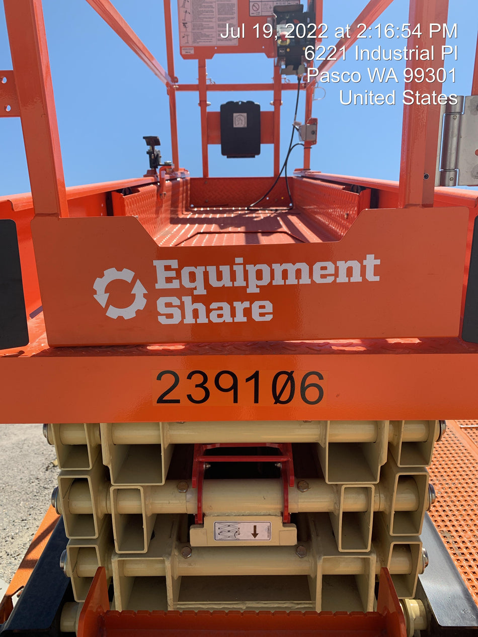2022 JLG ES2632