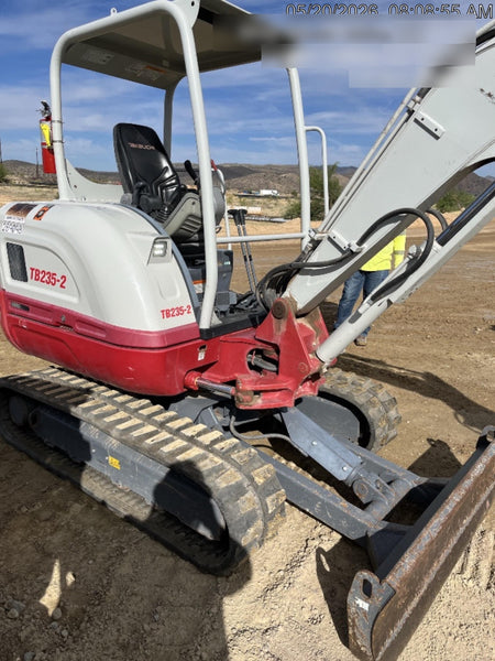 2022 TAKEUCHI TB235-2R