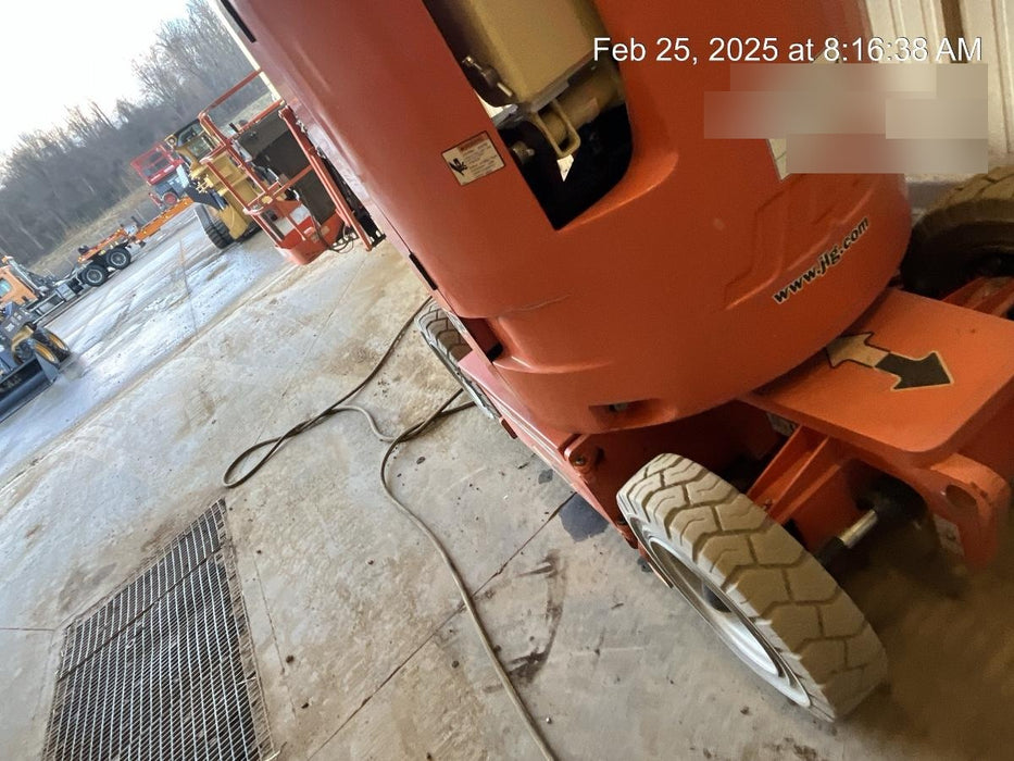 2019 JLG E300AJP