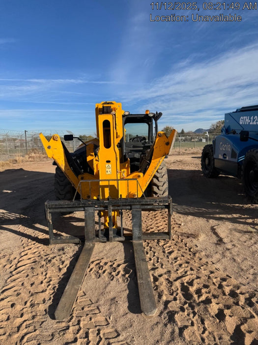 2019 JCB 512-56 109 HP w/Open ROPS, Beacon, Aux Hydraulics, Worklights, Solid Tires 60" Carriage/Forks