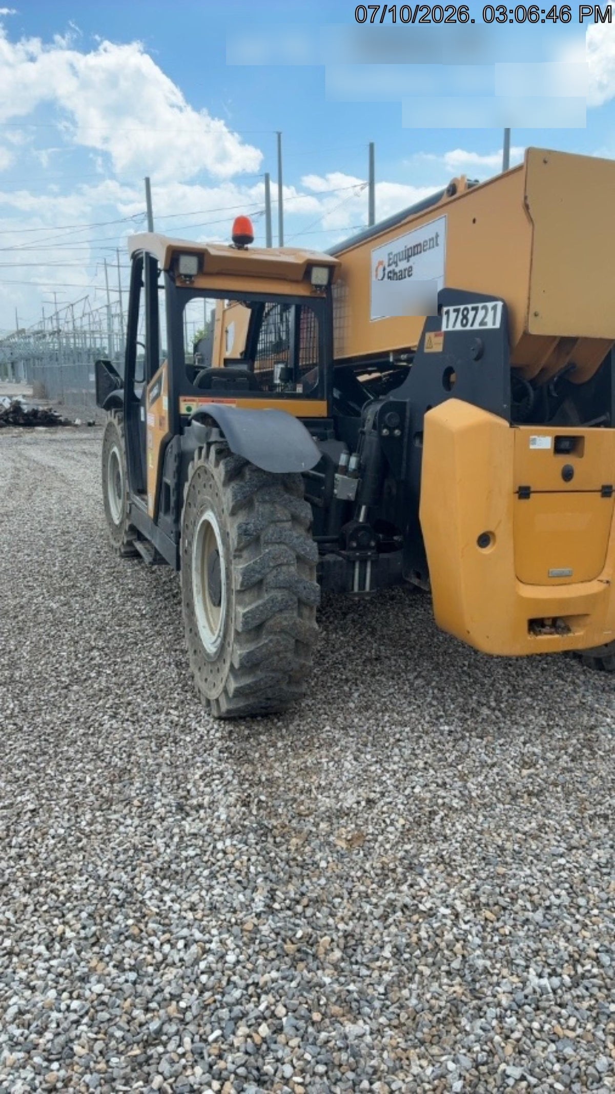 2021 SANY STH1056