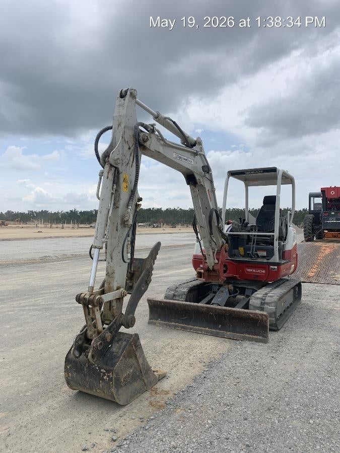 2022 TAKEUCHI TB250-2R