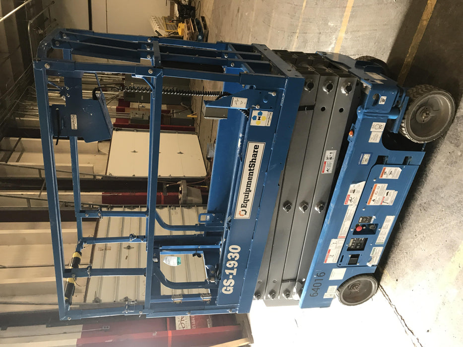 2020 Genie GS-1930 Solid Non Marking Tires, Beacon, Folding rails with half height swing gate