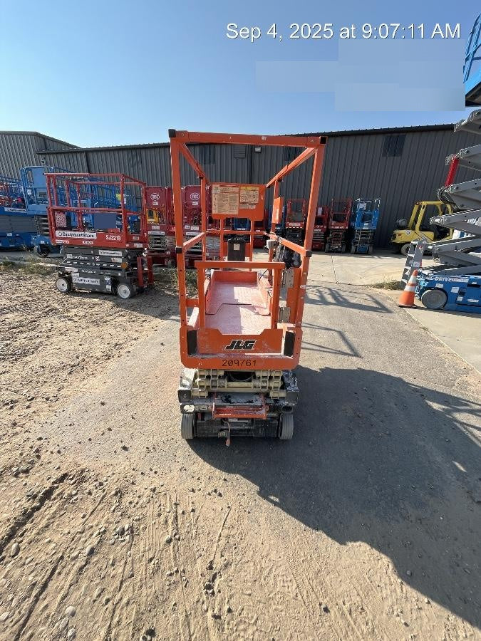 2022 JLG ES1330L