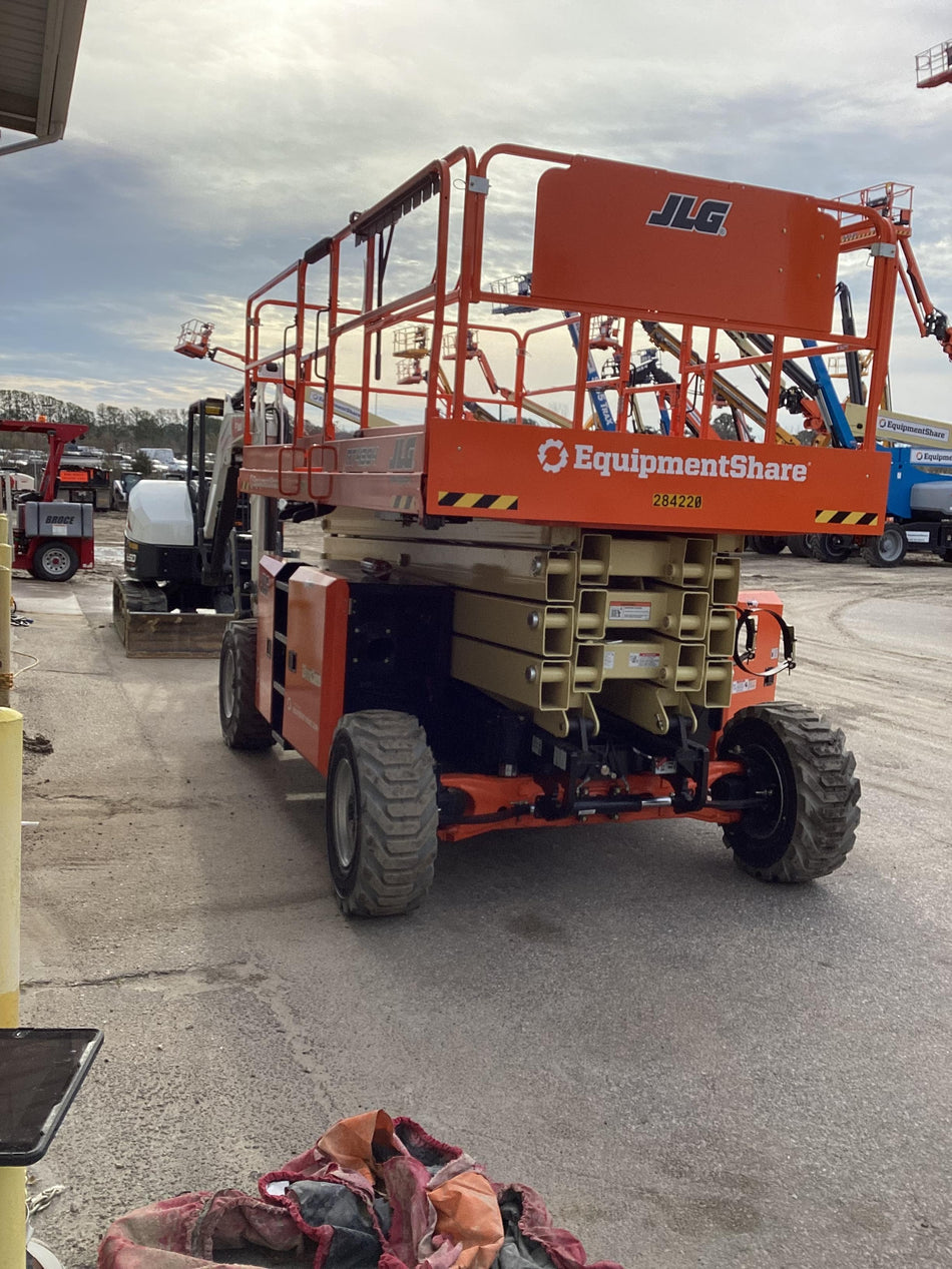 2022 JLG RT4394